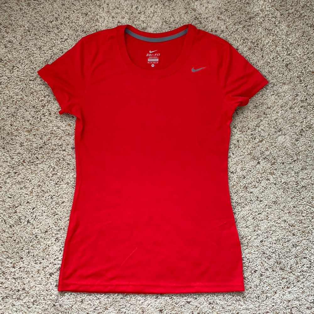 • Nike DRI-FIT Training Tee •